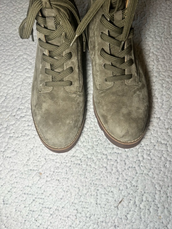 Worn once VIONIC Lani Olive Suede Lace-Up Water Repel. Combat Boots Size 7 - Picture 4 of 10
